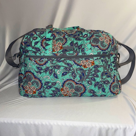 Vera Bradley Weekender Travel Bag with Trolley Sleeve NWOT - Picture 1 of 14